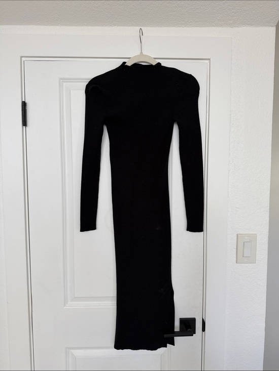 Vici Dresses & Skirts - VICI Black Long Sleeve Ribbed Knit Dress